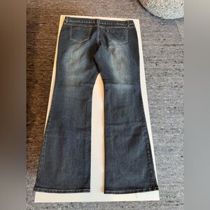 Size 33,20 inch WAIST with stretch rise 11” 34 inches inseam angel Ricky’s jeans